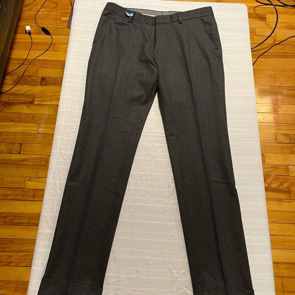 Rene lézard size 37” waist 41” long
